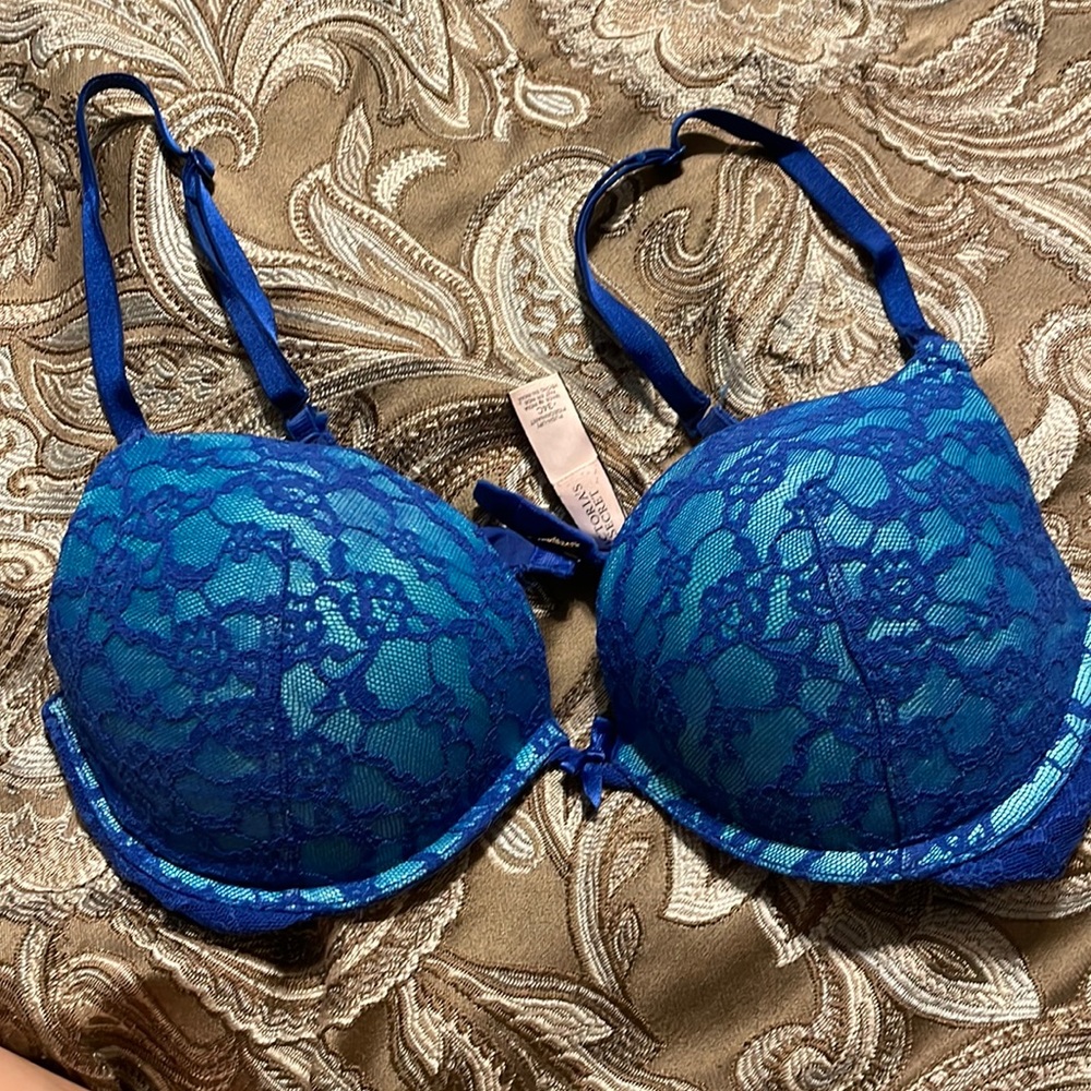 Victoria’s Secret bra.